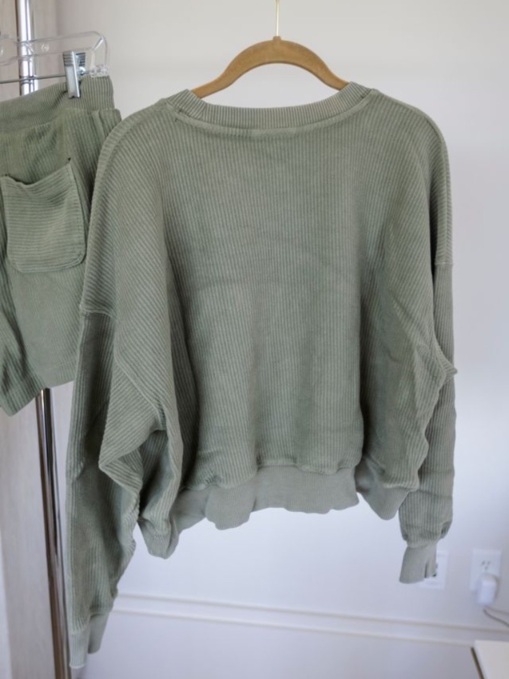 Aerie Lounge Set - Picture 3 of 5